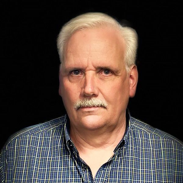 Thomas_600x600.jpg Thomas_600x600